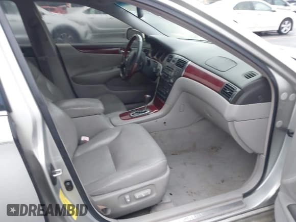 ✅ 2004 Lexus ES 350 • VIN: JTHBA30G540016946 • Лот: 43869194. Опубликован ранее на IAAI с пробегом 320 787 миль. Бесплатный доступ к архиву аукционных продаж из США и подробный отчёт об истории автомобиля на DreamBid. Изображение 5.