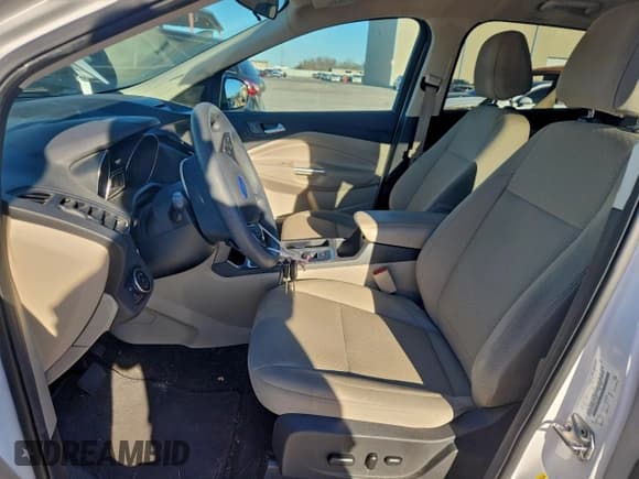 ✅ 2017 Ford Escape SE • VIN: 1FMCU0GD0HUD19554 • Lot: 96352765. Listed on Copart with 52,755 mi. Free auction sales archive from the USA and detailed vehicle history report at DreamBid. Image 7.