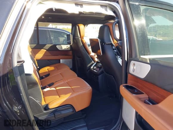 ✅ 2020 Lincoln Navigator Reserve • VIN: 5LMJJ3LT3LEL23869 • Лот: 43135913. Опубликован ранее на IAAI с пробегом 35 793 миль. Бесплатный доступ к архиву аукционных продаж из США и подробный отчёт об истории автомобиля на DreamBid. Изображение 8.