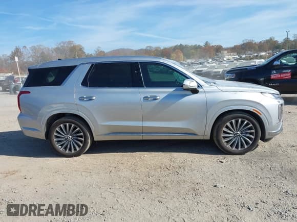 ✅ 2024 Hyundai Palisade Calligraphy • VIN: KM8R7DGE5RU695296 • Лот: 40627644. Опубликован ранее на IAAI с пробегом 3 149 миль. Бесплатный доступ к архиву аукционных продаж из США и подробный отчёт об истории автомобиля на DreamBid. Изображение 13.