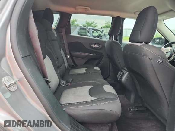 ✅ 2016 Jeep Cherokee Altitude • VIN: 1C4PJMAB9GW343528 • Лот: 65849635. Опубликован ранее на Copart с пробегом Не указан. Бесплатный доступ к архиву аукционных продаж из США и подробный отчёт об истории автомобиля на DreamBid. Изображение 10.