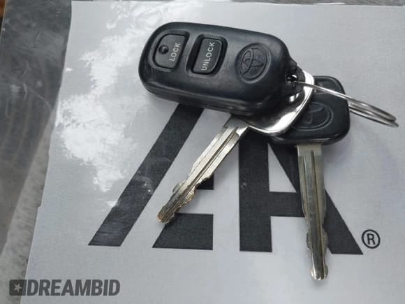 ✅ 2004 Toyota Corolla LE • VIN: JTDBR32E542020747 • Лот: 43750360. Опубликован ранее на IAAI с пробегом 195 276 миль. Бесплатный доступ к архиву аукционных продаж из США и подробный отчёт об истории автомобиля на DreamBid. Изображение 11.