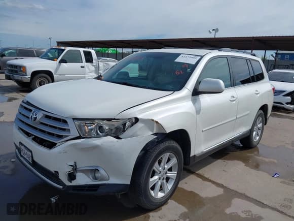 ✅ 2013 Toyota Highlander • VIN: 5TDZK3EH8DS138745 • Lot: 42472005. Listed on IAAI with 169,997 mi. Free auction sales archive from the USA and detailed vehicle history report at DreamBid. Image 21.