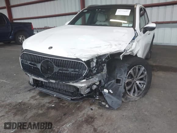 ✅ 2024 Mercedes-Benz GLC 300 • VIN: W1NKM4HB0RF101181 • Lot: 42772642. Wystawiony na IAAI z przebiegiem 3 788 mil. Bezpłatny archiwum sprzedaży aukcyjnych z USA i szczegółowy raport historii pojazdu na DreamBid. Zdjęcie 6.