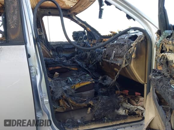 ✅ 2015 Ram 2500 SLT • VIN: 3C6UR5DL1FG670483 • Lot: 43543810. Wystawiony na IAAI z przebiegiem Nie podano. Bezpłatny archiwum sprzedaży aukcyjnych z USA i szczegółowy raport historii pojazdu na DreamBid. Zdjęcie 5.