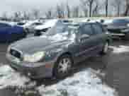 2002 Hyundai Sonata с VIN KMHWF25S52A703469, выставлен на аукционе Copart как лот 82907824 с пробегом 80 960 миль миль и Чистый • Clean title. История ставок и продаж доступна на DreamBid. Изображение 1.