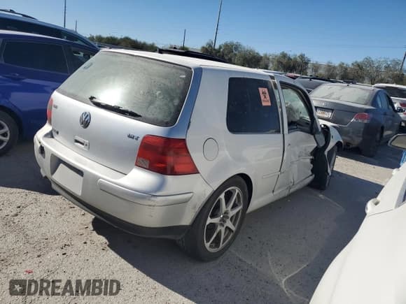 ✅ 2000 Volkswagen Golf • VIN: WVWBC21J3YW112402 • Лот: 70104574. Опубликован ранее на Copart с пробегом Не указан. Бесплатный доступ к архиву аукционных продаж из США и подробный отчёт об истории автомобиля на DreamBid. Изображение 3.