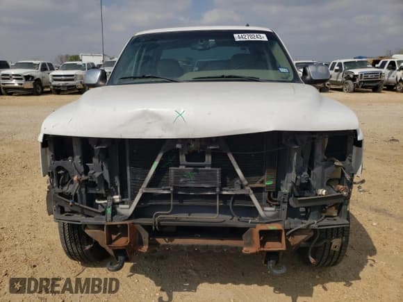 ✅ 2001 Chevrolet Silverado 2500HD LS • VIN: 1GCHK23U11F121495 • Лот: 44270243. Опубликован ранее на Copart с пробегом 218 961 миль. Бесплатный доступ к архиву аукционных продаж из США и подробный отчёт об истории автомобиля на DreamBid. Изображение 5.