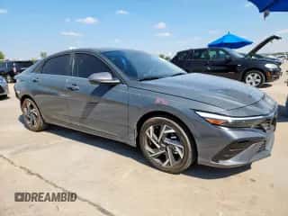 2025 Hyundai Elantra Limited с VIN KMHLP4DG8SU006434, выставлен на аукционе Copart как лот 81894615 с пробегом 1 238 миль миль и Списание • Salvage title. История ставок и продаж доступна на DreamBid. Изображение 4.