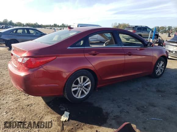 2013 Hyundai Sonata GLS z VIN 5NPEB4AC1DH774685, wystawiony jako Copart lot #84818585 z przebiegiem 77 614 mil mil oraz Szkoda całkowita • Salvage title. Historia ofert i sprzedaży dostępna na DreamBid. Obrazek 3.
