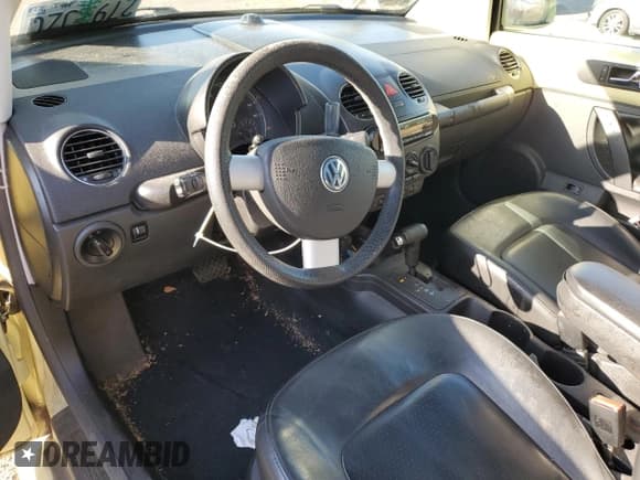 ✅ 2006 Volkswagen Beetle • VIN: 3VWRF31Y76M311262 • Lot: 53287445. Listed on Copart with 96,353 mi. Free auction sales archive from the USA and detailed vehicle history report at DreamBid. Image 8.