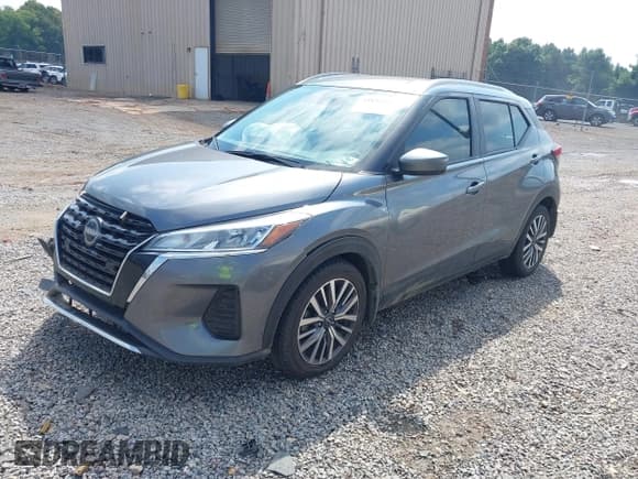 ✅ 2023 Nissan Kicks SV • VIN: 3N1CP5CV7PL543231 • Lot: 43153308. Wystawiony na IAAI z przebiegiem 43 723 mil. Bezpłatny archiwum sprzedaży aukcyjnych z USA i szczegółowy raport historii pojazdu na DreamBid. Zdjęcie 2.