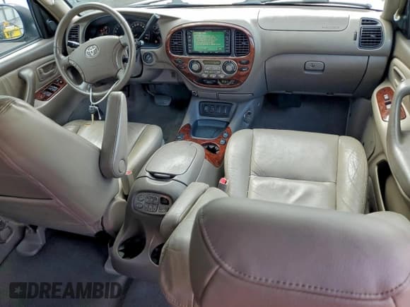 ✅ 2006 Toyota Sequoia Limited • VIN: 5TDZT38A06S269893 • Лот: 94116815. Опубликован ранее на Copart с пробегом 307 698 миль. Бесплатный доступ к архиву аукционных продаж из США и подробный отчёт об истории автомобиля на DreamBid. Изображение 8.