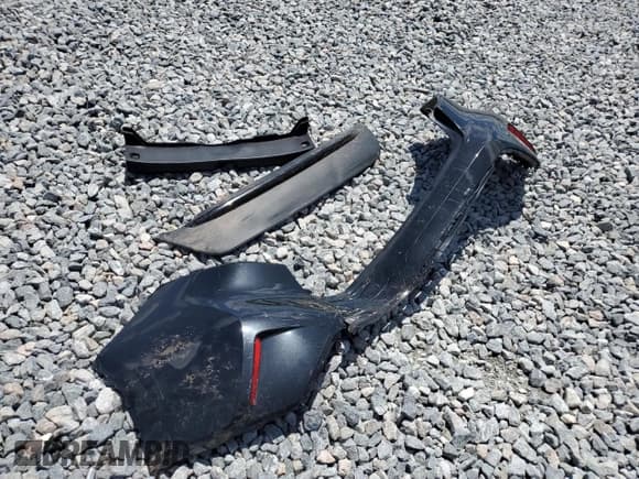 ✅ 2022 Toyota Corolla LE • VIN: 5YFEPMAE2NP332392 • Лот: 70555905. Опубликован ранее на Copart с пробегом 74 697 миль. Бесплатный доступ к архиву аукционных продаж из США и подробный отчёт об истории автомобиля на DreamBid. Изображение 12.