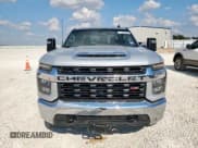 ✅ 2023 Chevrolet Silverado 2500HD LT • VIN: 1GC4YNE78PF113702 • Lot: 71839385. Wystawiony na Copart z przebiegiem 85 093 mil. Bezpłatny archiwum sprzedaży aukcyjnych z USA i szczegółowy raport historii pojazdu na DreamBid. Zdjęcie 5.