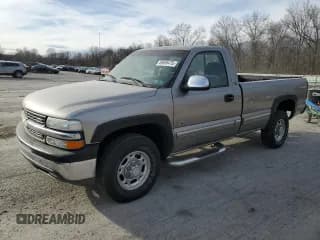 ✅ 2000 Chevrolet Silverado 2500 LS • VIN: 1GCGC24U9YZ270608 • Lot: 46695475. Wystawiony na Copart z przebiegiem 162 520 mil. Bezpłatny archiwum sprzedaży aukcyjnych z USA i szczegółowy raport historii pojazdu na DreamBid. Zdjęcie 1.
