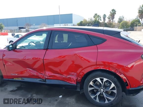 ✅ 2022 Ford Mustang Mach-E Premium • VIN: 3FMTK3R7XNMA02847 • Lot: 42123025. Listed on IAAI with 50,014 mi. Free auction sales archive from the USA and detailed vehicle history report at DreamBid. Image 6.