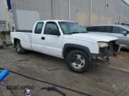 ✅ 2003 Chevrolet Silverado 1500 Work Truck • VIN: 1GCEC19V93E117245 • Лот: 70884324. Опубликован ранее на Copart с пробегом 228 577 миль. Бесплатный доступ к архиву аукционных продаж из США и подробный отчёт об истории автомобиля на DreamBid. Изображение 4.