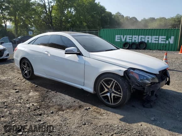 ✅ 2017 Mercedes-Benz E 400 • VIN: WDDKJ6HB7HF359102 • Lot: 67979595. Wystawiony na Copart z przebiegiem 135 771 mil. Bezpłatny archiwum sprzedaży aukcyjnych z USA i szczegółowy raport historii pojazdu na DreamBid. Zdjęcie 4.