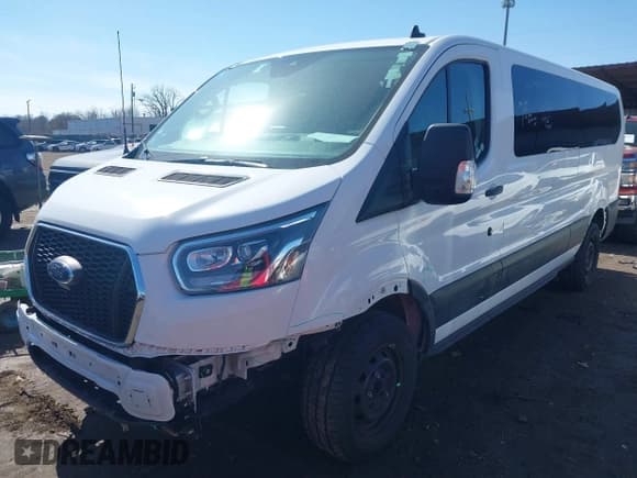 ✅ 2023 Ford Transit Passenger XL • VIN: 1FBAX2YG2PKB09012 • Лот: 41814263. Опубликован ранее на IAAI с пробегом 50 901 миль. Бесплатный доступ к архиву аукционных продаж из США и подробный отчёт об истории автомобиля на DreamBid. Изображение 17.