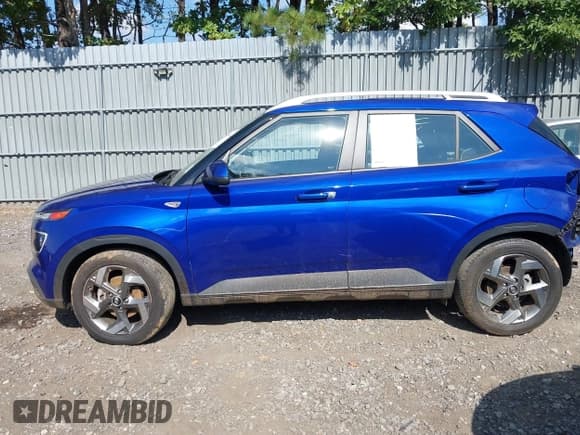 ✅ 2023 Hyundai Venue SEL • VIN: KMHRC8A33PU221192 • Lot: 43201811. Listed on IAAI with 21,862 mi. Free auction sales archive from the USA and detailed vehicle history report at DreamBid. Image 14.