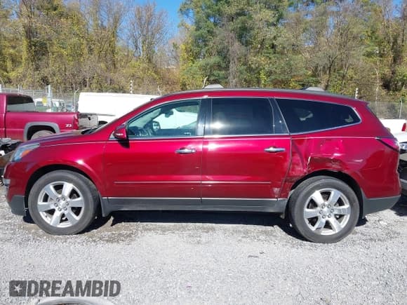 ✅ 2017 Chevrolet Traverse Premier • VIN: 1GNKVJKD9HJ236241 • Lot: 43489756. Wystawiony na IAAI z przebiegiem 88 275 mil. Bezpłatny archiwum sprzedaży aukcyjnych z USA i szczegółowy raport historii pojazdu na DreamBid. Zdjęcie 14.