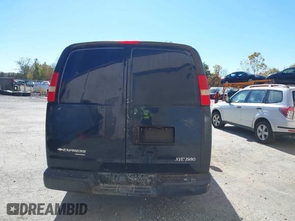 ✅ 2013 Chevrolet Express Cargo • VIN: 1GCSGAFX3D1163188 • Lot: 43479341. Wystawiony na IAAI z przebiegiem 231 720 mil. Bezpłatny archiwum sprzedaży aukcyjnych z USA i szczegółowy raport historii pojazdu na DreamBid. Zdjęcie 16.