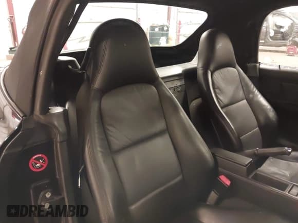 ✅ 1997 BMW 3 Series Z3 2.8 • VIN: 4USCJ3321VLC01563 • Lot: 43265256. Wystawiony na IAAI z przebiegiem 88 921 mil. Bezpłatny archiwum sprzedaży aukcyjnych z USA i szczegółowy raport historii pojazdu na DreamBid. Zdjęcie 8.