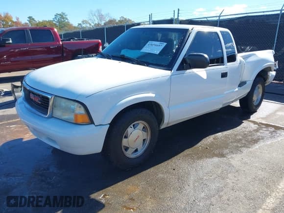 ✅ 2003 GMC Sonoma SLS • VIN: 1GTCS19X638161424 • Lot: 43651697. Wystawiony na IAAI z przebiegiem 216 862 mil. Bezpłatny archiwum sprzedaży aukcyjnych z USA i szczegółowy raport historii pojazdu na DreamBid. Zdjęcie 2.