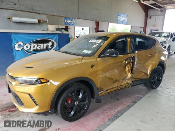 ✅ 2024 Dodge Hornet R/T • VIN: ZACPDFCW0R3A18373 • Лот: 64247645. Размещён на Copart с пробегом 5 410 миль миль. Получите бесплатный доступ к архиву аукционных продаж из США и посмотрите подробный отчёт об истории автомобиля на DreamBid. Изображение 1.