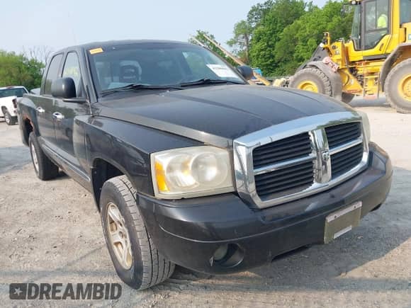 2007 Dodge Dakota SLT with VIN 1D7HW48K97S138512, listed as a IAAI auction lot 42386042 with 146,629 mi miles and . Bid and sale history available at DreamBid. Image 1.