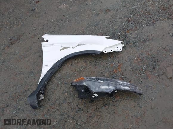 ✅ 2013 Toyota RAV4 Limited • VIN: 2T3DFREV6DW010879 • Lot: 43646165. Wystawiony na IAAI z przebiegiem 81 281 mil. Bezpłatny archiwum sprzedaży aukcyjnych z USA i szczegółowy raport historii pojazdu na DreamBid. Zdjęcie 12.