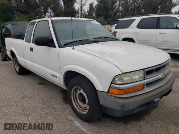 ✅ 2002 Chevrolet S-10 Fleet • VIN: 1GCCS195828229493 • Лот: 60671635. Опубликован ранее на Copart с пробегом 65 255 миль. Бесплатный доступ к архиву аукционных продаж из США и подробный отчёт об истории автомобиля на DreamBid. Изображение 4.