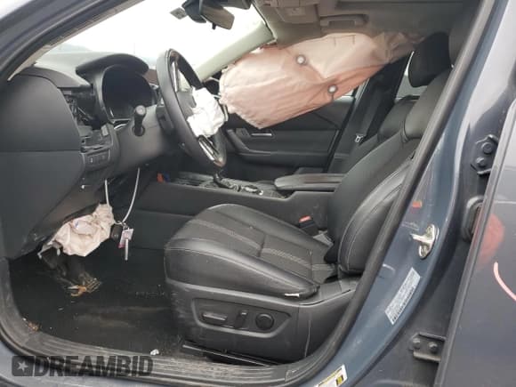 ✅ 2023 Mazda CX-50 S Preferred Plus • VIN: 7MMVABCM2PN104760 • Лот: 93240395. Опубликован ранее на Copart с пробегом 49 569 миль. Бесплатный доступ к архиву аукционных продаж из США и подробный отчёт об истории автомобиля на DreamBid. Изображение 7.