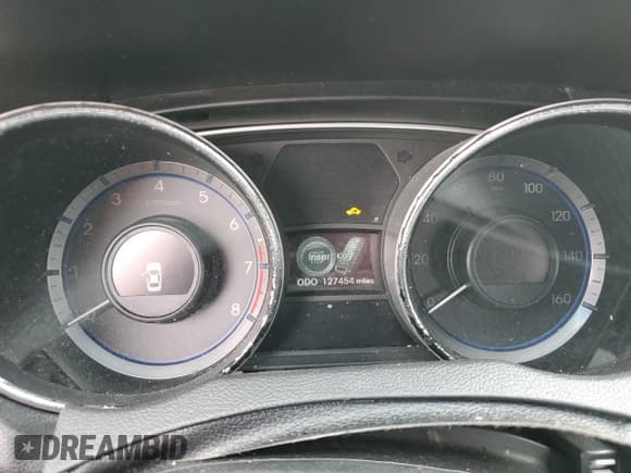 ✅ 2013 Hyundai Sonata SE • VIN: 5NPEC4AC9DH770123 • Lot: 47869264. Listed on Copart with 127,454 mi. Free auction sales archive from the USA and detailed vehicle history report at DreamBid. Image 9.