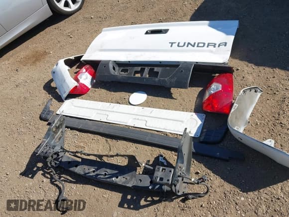 ✅ 2016 Toyota Tundra SR5 • VIN: 5TFEM5F17GX107037 • Lot: 43565837. Listed on IAAI with 160,833 mi. Free auction sales archive from the USA and detailed vehicle history report at DreamBid. Image 12.