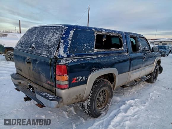 ✅ 2005 GMC Sierra 1500 SLT • VIN: 1GTEK19B15Z202584 • Лот: 94100465. Опубликован ранее на Copart с пробегом 206 580 миль. Бесплатный доступ к архиву аукционных продаж из США и подробный отчёт об истории автомобиля на DreamBid. Изображение 3.