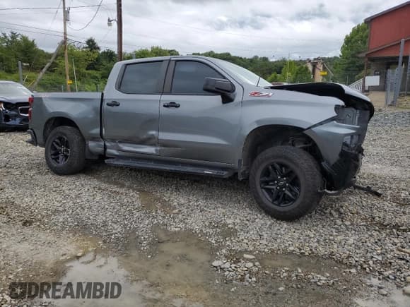 ✅ 2020 Chevrolet Silverado 1500 LT Trail Boss • VIN: 1GCPYFED9LZ340995 • Lot: 66652064. Wystawiony na Copart z przebiegiem 88 730 mil. Bezpłatny archiwum sprzedaży aukcyjnych z USA i szczegółowy raport historii pojazdu na DreamBid. Zdjęcie 4.