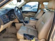 ✅ 2007 Chevrolet Suburban LTZ • VIN: 3GNFK16337G190093 • Lot: 68565854. Wystawiony na Copart z przebiegiem 173 714 mil. Bezpłatny archiwum sprzedaży aukcyjnych z USA i szczegółowy raport historii pojazdu na DreamBid. Zdjęcie 7.