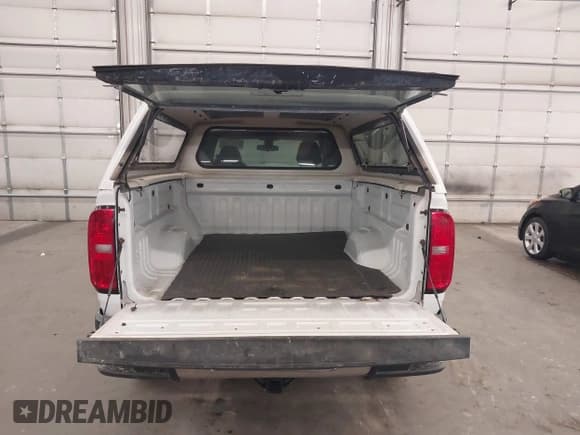 ✅ 2018 Chevrolet Colorado 4WD Work Truck • VIN: 1GCHTBEN1J1215165 • Lot: 43143598. Listed on IAAI with 185,503 mi. Free auction sales archive from the USA and detailed vehicle history report at DreamBid. Image 17.