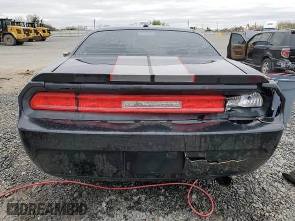 ✅ 2010 Dodge Challenger SE • VIN: 2B3CJ4DV6AH103431 • Lot: 53477725. Wystawiony na Copart z przebiegiem 126 526 mil. Bezpłatny archiwum sprzedaży aukcyjnych z USA i szczegółowy raport historii pojazdu na DreamBid. Zdjęcie 6.