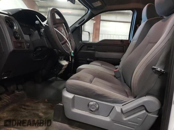 ✅ 2012 Ford F-150 XL • VIN: 1FTNF1CF4CKD54302 • Lot: 56972295. Wystawiony na Copart z przebiegiem 91 783 mil. Bezpłatny archiwum sprzedaży aukcyjnych z USA i szczegółowy raport historii pojazdu na DreamBid. Zdjęcie 7.