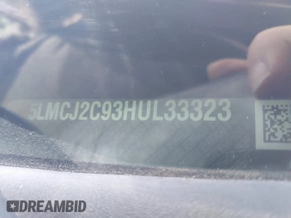 ✅ 2017 Lincoln MKC Select • VIN: 5LMCJ2C93HUL33323 • Lot: 43331517. Wystawiony na IAAI z przebiegiem 89 146 mil. Bezpłatny archiwum sprzedaży aukcyjnych z USA i szczegółowy raport historii pojazdu na DreamBid. Zdjęcie 9.