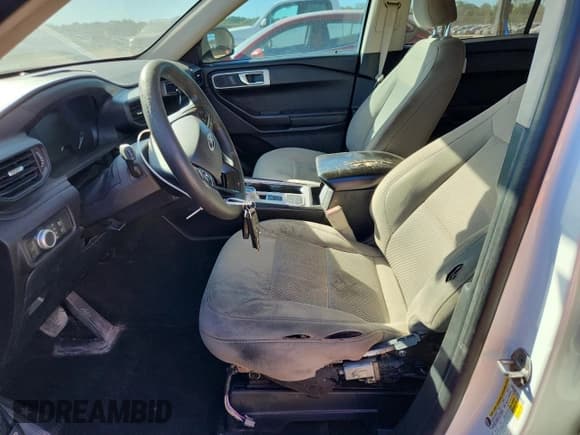 ✅ 2021 Ford Explorer • VIN: 1FMSK7BH8MGA81465 • Lot: 86519795. Wystawiony na Copart z przebiegiem 74 164 mil. Bezpłatny archiwum sprzedaży aukcyjnych z USA i szczegółowy raport historii pojazdu na DreamBid. Zdjęcie 7.