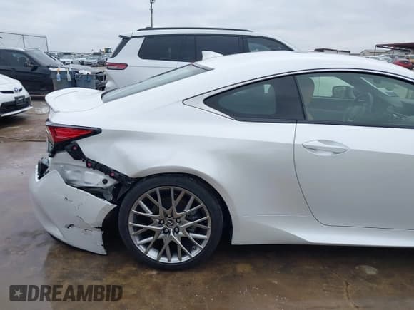 ✅ 2022 Lexus RC 350 • VIN: JTHDZ5BC2N5025440 • Lot: 41586393. Wystawiony na IAAI z przebiegiem 11 902 mil. Bezpłatny archiwum sprzedaży aukcyjnych z USA i szczegółowy raport historii pojazdu na DreamBid. Zdjęcie 17.