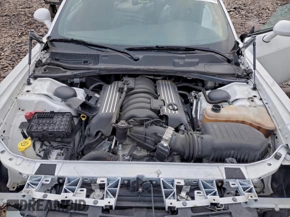 ✅ 2016 Dodge Challenger R/T Scat Pack • VIN: 2C3CDZFJ8GH245824 • Lot: 95566055. Wystawiony na Copart z przebiegiem Nie podano. Bezpłatny archiwum sprzedaży aukcyjnych z USA i szczegółowy raport historii pojazdu na DreamBid. Zdjęcie 11.