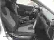 2019 Hyundai Veloster Premium z VIN KMHTG6AF0KU017872, wystawiony jako Copart lot #88317755 z przebiegiem 77 251 mil mil oraz Szkoda całkowita • Salvage title. Historia ofert i sprzedaży dostępna na DreamBid. Obrazek 7.