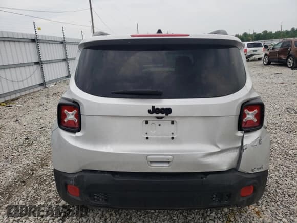 ✅ 2018 Jeep Renegade Latitude • VIN: ZACCJABB8JPH40146 • Lot: 80794245. Wystawiony na Copart z przebiegiem 185 677 mil. Bezpłatny archiwum sprzedaży aukcyjnych z USA i szczegółowy raport historii pojazdu na DreamBid. Zdjęcie 6.