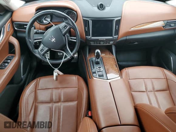 ✅ 2018 Maserati Levante S GranSport • VIN: ZN661YUS0JX272198 • Лот: 69862165. Опубликован ранее на Copart с пробегом Не указан. Бесплатный доступ к архиву аукционных продаж из США и подробный отчёт об истории автомобиля на DreamBid. Изображение 8.