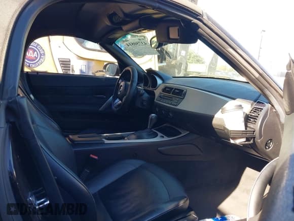 ✅ 2005 BMW Z4 3.0i • VIN: 4USBT53595LU11062 • Лот: 43750814. Опубликован ранее на IAAI с пробегом 211 425 миль. Бесплатный доступ к архиву аукционных продаж из США и подробный отчёт об истории автомобиля на DreamBid. Изображение 8.